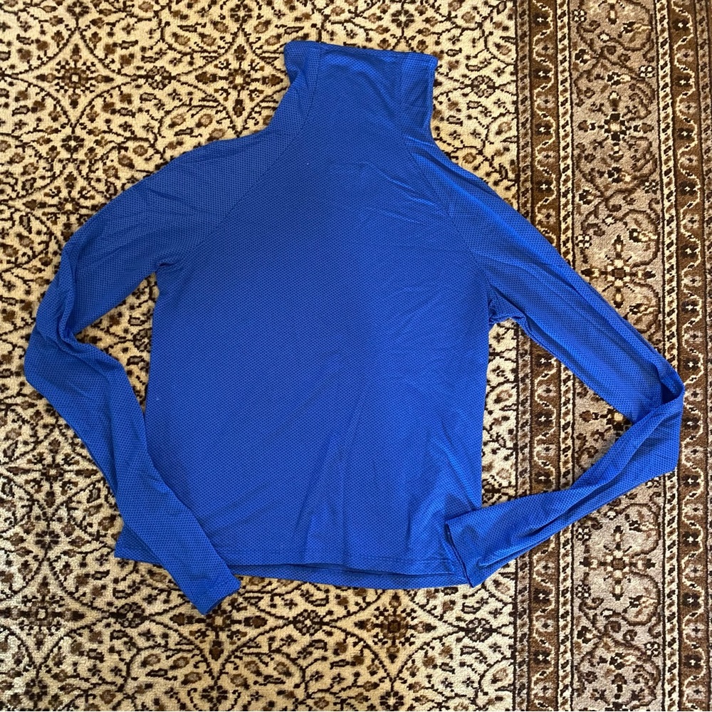oiselle lightweight running top